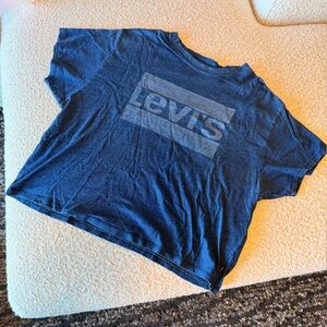 Levi’s boxy cropped women’s short sleeve tshirt